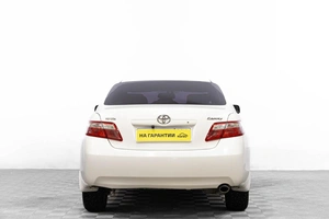 Седан Toyota Camry 2006 года, 1139000 рублей, Барнаул