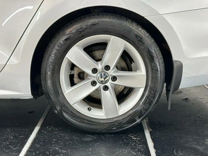Седан Volkswagen Jetta 2012 года, 1081500 рублей, Красноярск