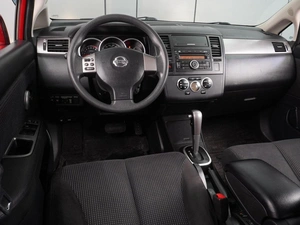 Хетчбэк Nissan Tiida 2011 года, 949000 рублей, Воронеж