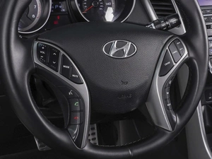 Хетчбэк Hyundai Elantra 2013 года, 1050000 рублей, Ростов-на-Дону
