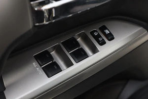 Внедорожник Toyota Land Cruiser 2015 года, 4389000 рублей, Новосибирск