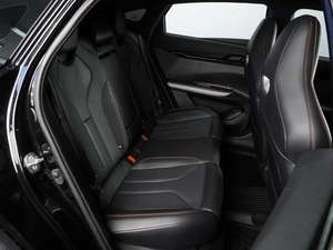 Лифтбек Changan UNI-V 2024 года, 2098000 рублей, Красный Пахарь