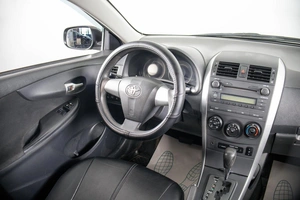 Седан Toyota Corolla 2010 года, 899999 рублей, Пермь