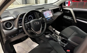 Внедорожник Toyota RAV4 2016 года, 2557000 рублей, Красноярск