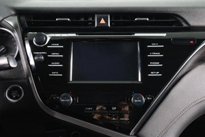 Седан Toyota Camry 2018 года, 2559000 рублей, Сургут