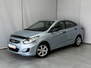 Седан Hyundai Solaris 2013 года, 800000 рублей, Красноярск