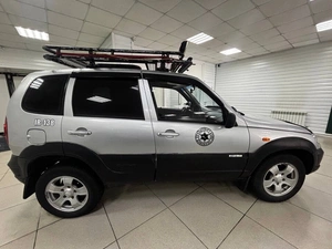 Внедорожник Chevrolet Niva 2012 года, 550000 рублей, Ачинск
