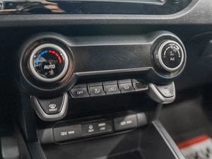 Седан Kia Rio 2020 года, 1640000 рублей, Красноярск