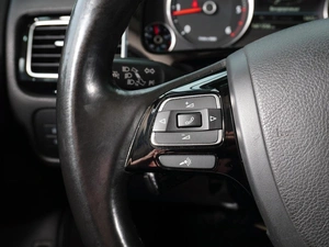 Внедорожник Volkswagen Touareg 2015 года, 2998000 рублей, Тверь