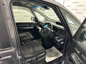 Минивэн Honda Stepwgn Spada 2021 года, 2300000 рублей, Красноярск