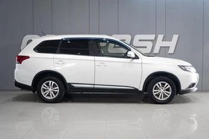 Внедорожник Mitsubishi Outlander 2016 года, 1679000 рублей, Петрозаводск