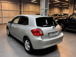 Хетчбэк Toyota Auris 2008 года, 747000 рублей, Красноярск