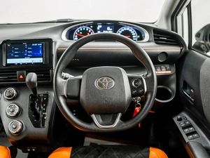Минивэн Toyota Sienta 2021 года, 1640000 рублей, Красноярск
