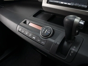 Минивэн Honda Freed 2011 года, 1260000 рублей, Омск