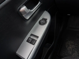 Хетчбэк Kia Rio 2012 года, 729000 рублей, Саратов