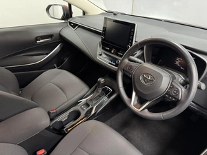 Универсал Toyota Corolla 2019 года, 1720100 рублей, Красноярск