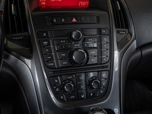 Хетчбэк Opel Astra 2012 года, 865000 рублей, Краснодар