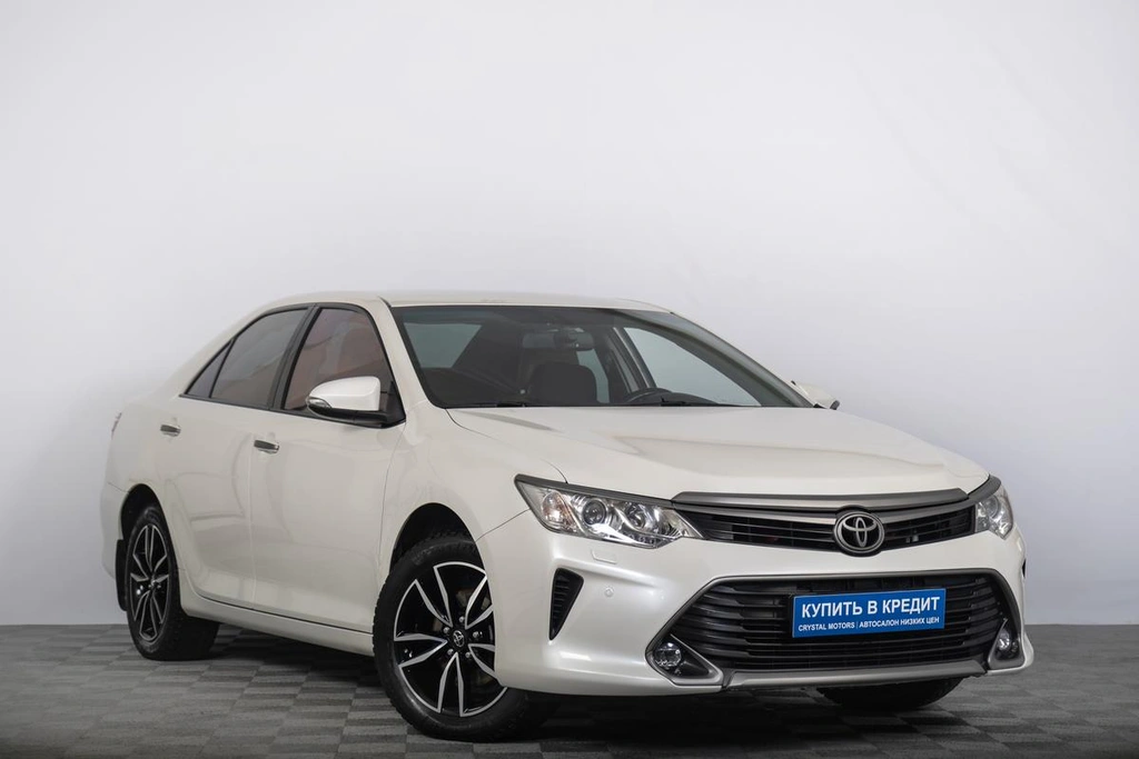 Седан Toyota Camry 2016 года, 2539000 рублей, Томск