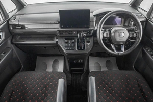 Минивэн Honda Stepwgn 2022 года, 2989000 рублей, Барнаул