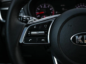 Седан Kia Optima 2019 года, 1939000 рублей, Кирилловка