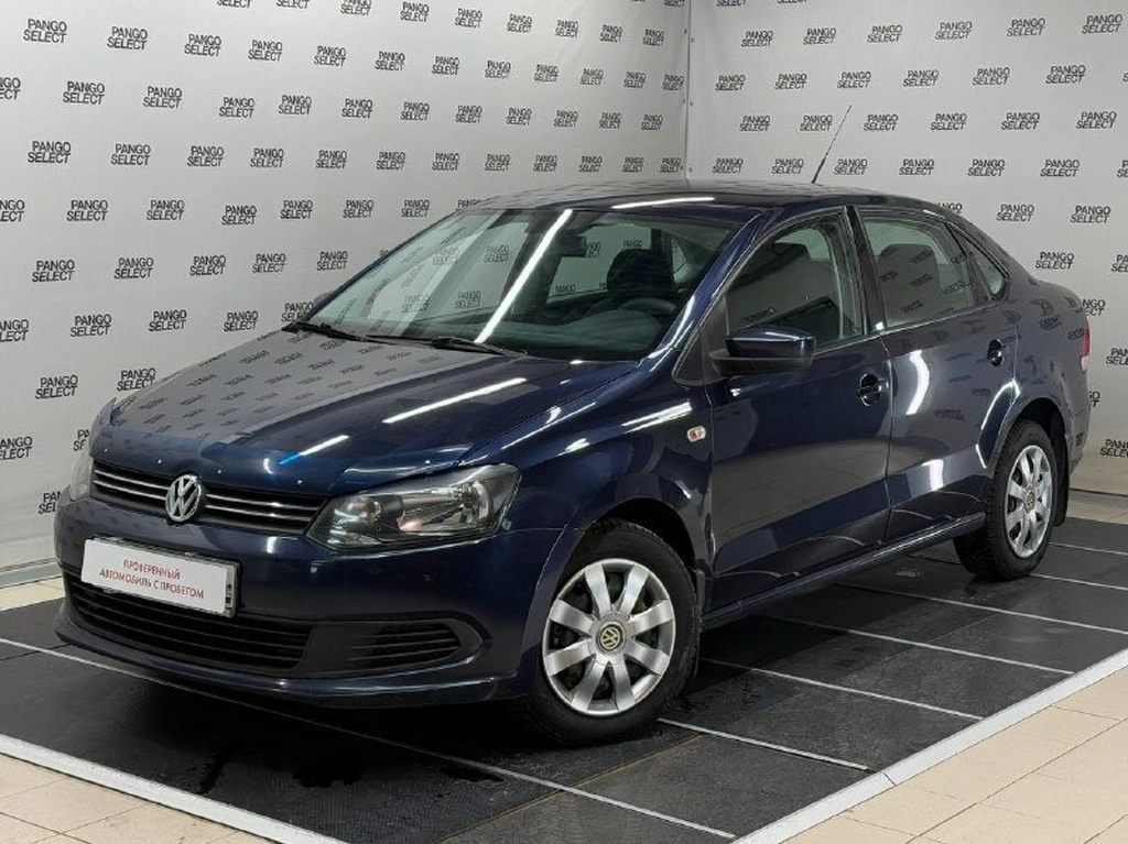 Седан Volkswagen Polo 2012 года, 835000 рублей, Красноярск