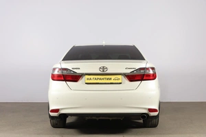 Седан Toyota Camry 2016 года, 1999000 рублей, Новосибирск
