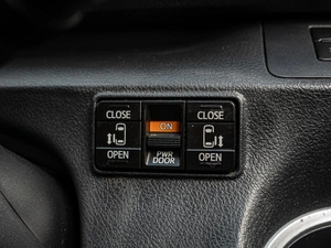 Минивэн Toyota Sienta 2017 года, 1805000 рублей, Краснодар