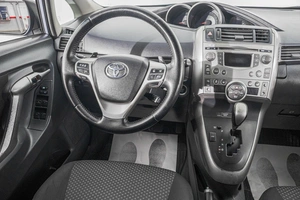 Минивэн Toyota Verso 2009 года, 1149000 рублей, Барнаул