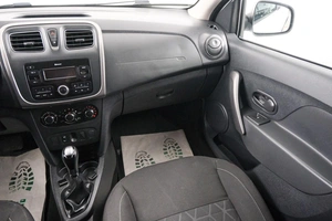 Хетчбэк Renault Sandero 2017 года, 1199000 рублей, Красноярск