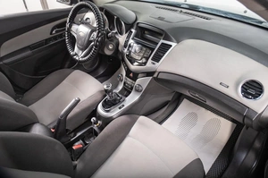 Седан Chevrolet Cruze 2011 года, 849000 рублей, Томск