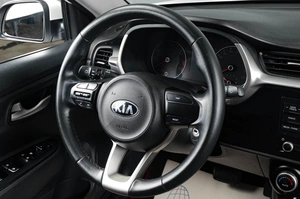 Седан Kia Rio 2021 года, 1559000 рублей, Тюмень