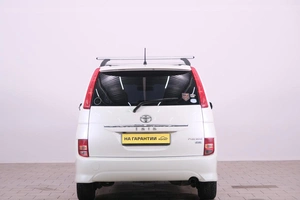 Минивэн Toyota Isis 2010 года, 1039000 рублей, Омск