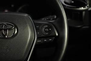 Внедорожник Toyota Harrier 2022 года, 4799000 рублей, Новосибирск
