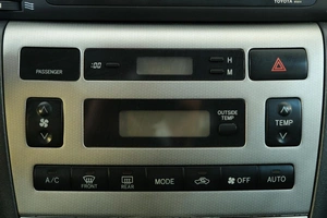 Хетчбэк Toyota Corolla 2006 года, 889000 рублей, Омск