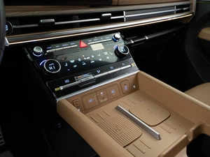 Внедорожник Hyundai Santa Fe 2024 года, 6098999 рублей, Москва