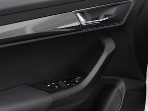 Внедорожник Skoda Karoq 2021 года, 2397400 рублей, Москва