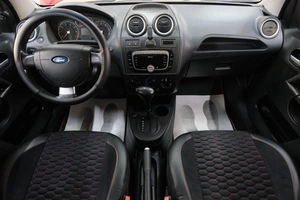 Хетчбэк Ford Fiesta 2008 года, 569000 рублей, Омск