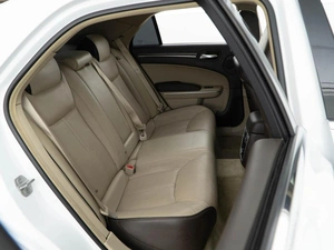 Седан Chrysler 300C 2012 года, 1899050 рублей, Москва