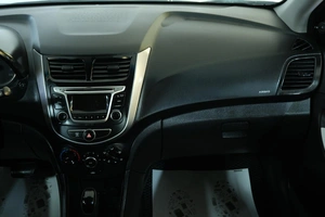 Седан Hyundai Solaris 2016 года, 1049000 рублей, Омск