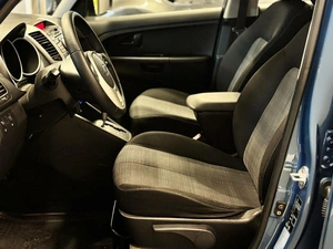 Минивэн Kia Venga 2011 года, 897000 рублей, Красноярск