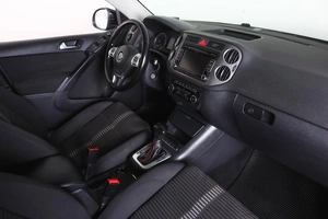 Внедорожник Volkswagen Tiguan 2011 года, 1129000 рублей, Пермь