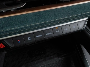 Внедорожник Geely Monjaro 2023 года, 3210000 рублей, Воронеж