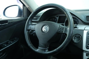 Седан Volkswagen Passat 2008 года, 799000 рублей, Омск