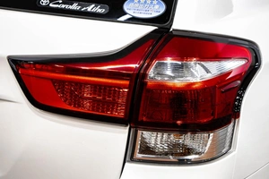Универсал Toyota Corolla Fielder 2018 года, 1349000 рублей, Барнаул