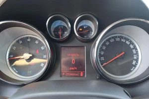 Хэтчбек Opel Astra 2014 года, 900000 рублей, Мирное