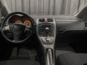 Хетчбэк Toyota Auris 2008 года, 749000 рублей, Красноярск