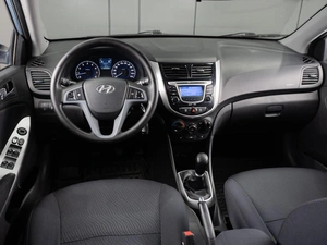 Седан Hyundai Solaris 2011 года, 649000 рублей, Тюмень