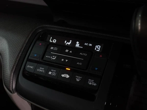 Минивэн Honda Stepwgn 2017 года, 1909000 рублей, Воронеж