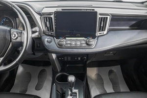 Внедорожник Toyota RAV4 2018 года, 3389000 рублей, Барнаул