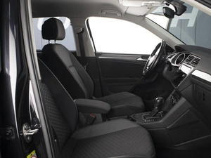 Внедорожник Volkswagen Tiguan 2018 года, 2385000 рублей, Омск